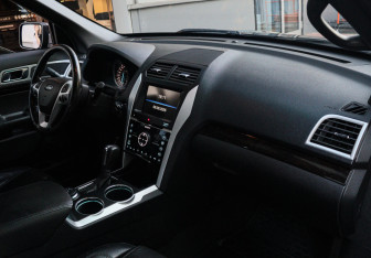 Подержанный автомобиль Ford Explorer 2013 года (7 фото)
