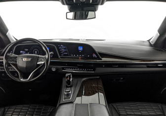 Подержанный автомобиль Cadillac Escalade Suv 2021 года (14 фото)