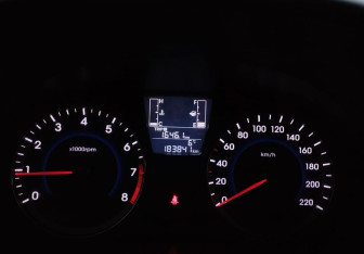 Подержанный автомобиль Hyundai Solaris Sedan 2015 года (13 фото)