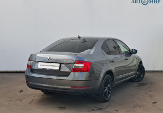 Подержанный автомобиль Skoda Octavia Liftback 2018 года (5 фото)