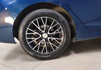 Подержанный автомобиль Hyundai Elantra Sedan 2012 года (9 фото)