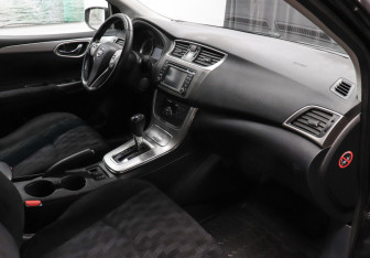 Подержанный автомобиль Nissan Tiida Hatchback 2015 года (8 фото)