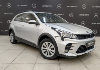 Подержанный автомобиль Kia Rio Hatchback 2021 года (3 фото)