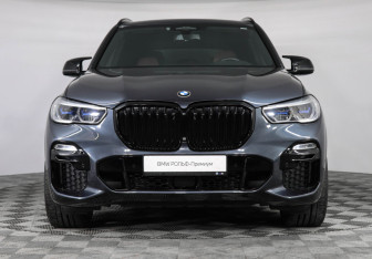 Подержанный автомобиль BMW X5 2021 года (3 фото)