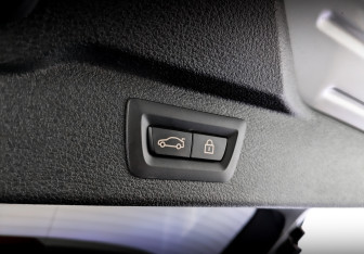 Подержанный автомобиль BMW X5 2014 года (27 фото)