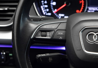 Подержанный автомобиль Audi Q5 2020 года (12 фото)