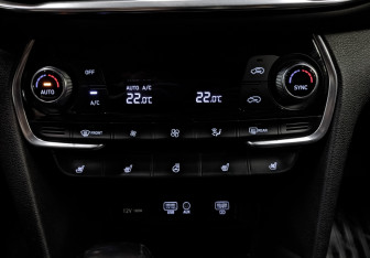 Подержанный автомобиль Hyundai Santa Fe 2018 года (19 фото)