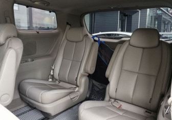 Подержанный автомобиль Kia Carnival 2018 года (30 фото)