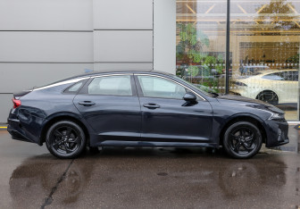 Подержанный автомобиль Kia K5 2021 года (4 фото)