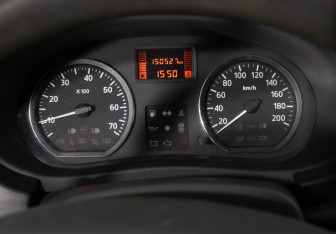 Подержанный автомобиль Renault Logan Sedan 2014 года (12 фото)