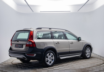 Подержанный автомобиль Volvo XC70 2012 года (5 фото)