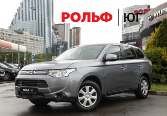 Подержанный автомобиль Mitsubishi Outlander 2013 года (1 фото)