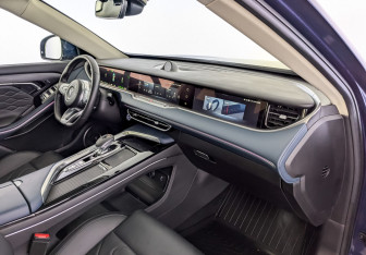 Подержанный автомобиль Voyah Free 2022 года (11 фото)