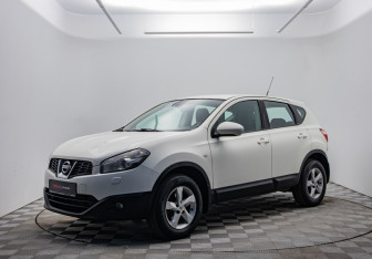 Подержанный автомобиль Nissan Qashqai 2011 года (1 фото)