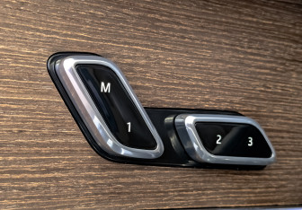 Подержанный автомобиль Land Rover Range Rover 2023 года (25 фото)