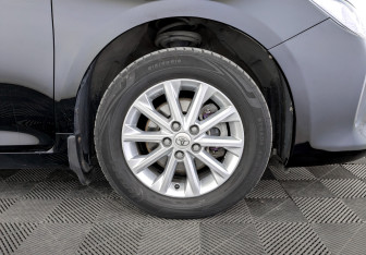 Подержанный автомобиль Toyota Camry Sedan 2016 года (18 фото)