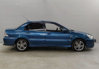 Подержанный автомобиль Mitsubishi Lancer Sedan 2006 года (4 фото)