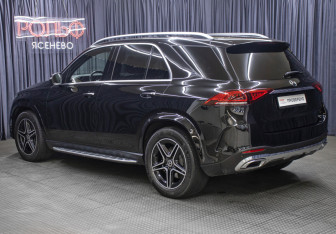 Подержанный автомобиль Mercedes-Benz GLE 2019 года (7 фото)