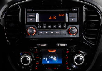 Подержанный автомобиль Nissan Juke 2014 года (17 фото)