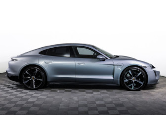 Подержанный автомобиль Porsche Taycan 2021 года (4 фото)