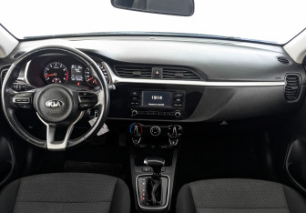 Подержанный автомобиль Kia Rio Hatchback 2021 года (13 фото)