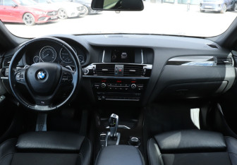 Подержанный автомобиль BMW X4 2015 года (12 фото)