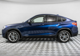 Подержанный автомобиль BMW X4 2017 года (8 фото)