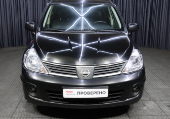 Подержанный автомобиль Nissan Tiida Hatchback 2007 года (2 фото)