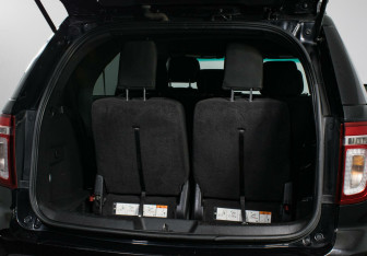 Подержанный автомобиль Ford Explorer 2014 года (15 фото)