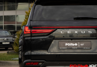 Подержанный автомобиль Lexus LX 2024 года (33 фото)