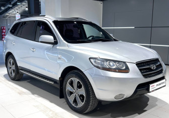 Подержанный автомобиль Hyundai Santa Fe 2009 года (3 фото)