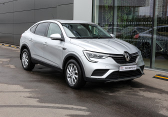 Подержанный автомобиль Renault Arkana 2020 года (3 фото)