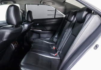 Подержанный автомобиль Toyota Camry Sedan 2012 года (12 фото)