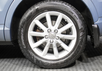 Подержанный автомобиль Audi Q3 2012 года (21 фото)