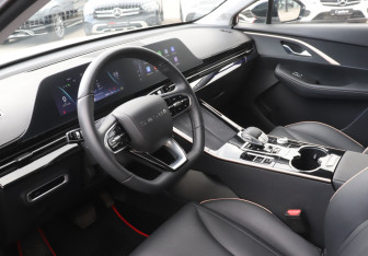 Подержанный автомобиль Omoda C5 2023 года (13 фото)