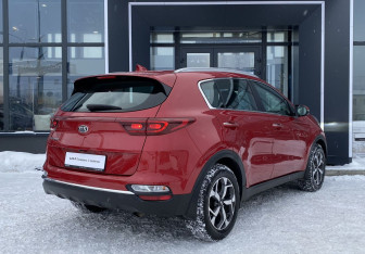 Подержанный автомобиль Kia Sportage 2020 года (8 фото)
