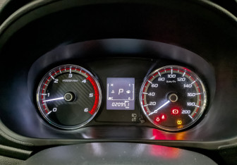 Подержанный автомобиль Mitsubishi L200 2022 года (16 фото)