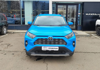 Подержанный автомобиль Toyota RAV4 2021 года (2 фото)
