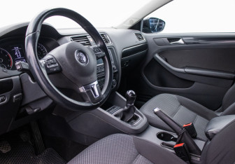 Подержанный автомобиль Volkswagen Jetta Sedan 2014 года (9 фото)