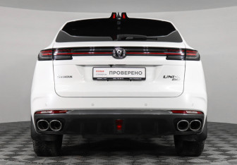 Подержанный автомобиль Changan UNI-K 2023 года (6 фото)