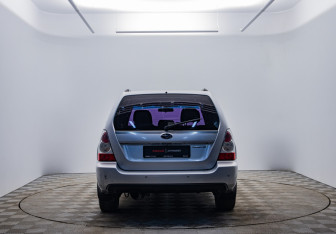 Подержанный автомобиль Subaru Forester Suv 2006 года (6 фото)
