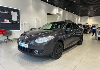 Подержанный автомобиль Renault Fluence 2012 года (1 фото)