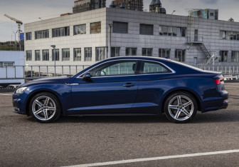 Подержанный автомобиль Audi A5 Coupe 2016 года (10 фото)