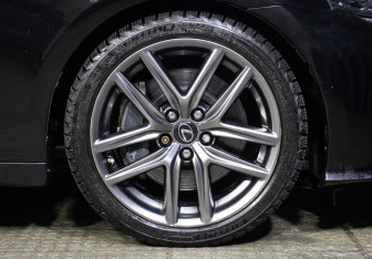 Подержанный автомобиль Lexus IS Sedan 2014 года (25 фото)