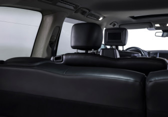 Подержанный автомобиль Nissan Patrol 2013 года (10 фото)