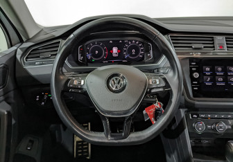 Подержанный автомобиль Volkswagen Tiguan 2020 года (21 фото)