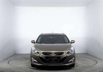 Подержанный автомобиль Hyundai i40 Wagon 2014 года (2 фото)