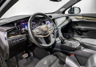 Подержанный автомобиль Cadillac XT5 2022 года (16 фото)