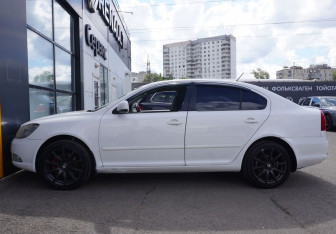 Подержанный автомобиль Skoda Octavia Liftback 2011 года (8 фото)