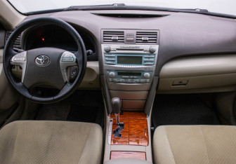 Подержанный автомобиль Toyota Camry Sedan 2008 года (13 фото)